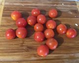 Une image de l'étape 7 de Salade de riz vert au jambon, concombre, poivrons, tomates et olives noires.