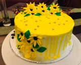 A picture of step 3 of Sunflower cake (fondant work).