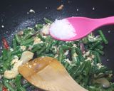 Gambar langkah 3 resipi Sayur Goreng Kacang Panjang & Telur.