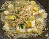 Foto langkah ke 2 dari resep Sayur Bening Toge Tahu.