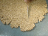 તલ ચીક્કી (Til Chikki Recipe In Gujarati)
