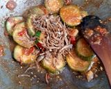 Foto langkah ke 4 dari resep Tumis Terong Hijau Teri (versi 2).