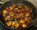 Foto del paso 7 de la receta: Champiñones salteados con Cebolla Fresca y Soja dulce