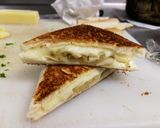 A picture of step 5 of Grilled Cheese and Creamy Mushroom.