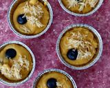 Foto langkah ke 6 dari resep Muffin Keju dan Blueberry.