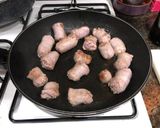 Foto del paso 1 de la receta Butifarras cocidas con vino blanco