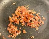 Foto del paso 3 de la receta: Ensalada de burrata y rúcula, tartar de tomate y crujiente de jamón