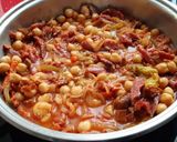 Foto del paso 5 de la receta: Garbanzos con codillo (aprovechamiento)