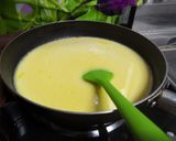 Hình bước làm 1 của món Nhân trứng sữa cho bánh su hoặc bánh mì