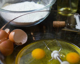 Foto del paso 2 de la receta: Pan de aceitunas, cebolla y provolone