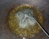 Foto langkah ke 4 dari resep Kembang goyang sagu,.