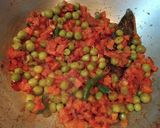 A picture of step 5 of Carrot Peas Curry.