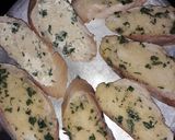 Foto del paso 2 de la receta: Pan de ajo, bien crujiente
