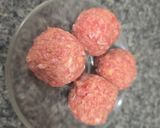 Foto del paso 1 de la receta Bolitas de carne con corazón de emmental