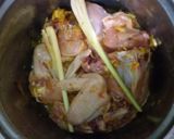 Foto langkah ke 2 dari resep Ayam Ungkep Kuning.