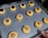 Foto langkah ke 6 dari resep Milky Butter Cookies.