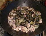 Foto del paso 4 de la receta: Arroz caldoso con pulpo de playa y almejas