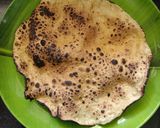 A picture of step 5 of Masala cheese khichiya papad.