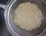 मिनी मॅगी नूडल्स पिझ्झा विथ एग (mini maggi noodles pizza with egg recipe in marathi) रेसिपी स्टेप 2 फोटो