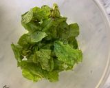 A picture of step 1 of Cucumber mint cooler.