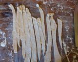 Foto del paso 3 de la receta: Fideos a cuchillo para hacer resfaloza (sopa o pastas)