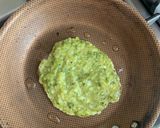 Foto del paso 2 de la receta: Tortitas de brócoli y queso