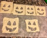 Foto del paso 2 de la receta Mini pizzas cerradas de Halloween