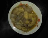 A picture of step 1 of Matoke with beef and arrowroot.