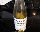 Foto del paso 4 de la receta Aceite de oliva aromatizado con ajo y laurel (infusión saludable