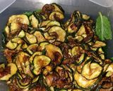 Foto del passaggio 1 della ricetta Zucchina alla poverella