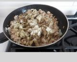 Foto del paso 9 de la receta Berenjenas rellenas y gratinadas con huevo y queso rallado