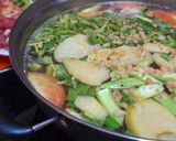 Hình bước làm 6 của món Lẩu chua giải ngán cho cuối tuần sum họp