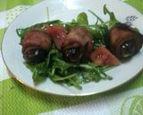 Foto del paso 3 de la receta: Niños envueltos de dátiles rellenos con queso philadelphia y nuez, envueltos con panceta ahumada