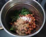 A picture of step 2 of Curry leaves chutney.