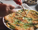 Foto langkah ke 4 dari resep Pajeon (Batang) Bayam.