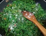 Foto langkah ke 2 dari resep Tumis Daun Pakis.