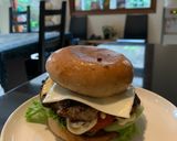 Foto langkah ke 3 dari resep Homemade Beef Burger.