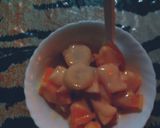 A picture of step 7 of Fruit salad with custard.