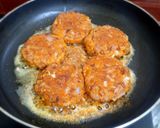 A picture of step 3 of Rajma patty burger.
