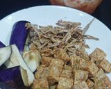 Gambar langkah 2 resipi Tumis Terung cili padi.