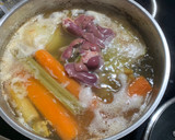 Foto del paso 4 de la receta: Consomé de Navidad
