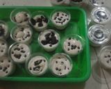 Foto langkah ke 6 dari resep Oreo Ice Cream Cake.