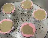 Foto langkah ke 5 dari resep Bolu Kukus Mekar Stroberi Cokelat, Tanpa Soda & Cukup 1 Telur.