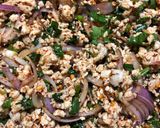 รูปขั้นตอนการทำที่ 1 ของ ลาบไก่สับแซ่บๆ