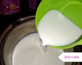 A picture of step 1 of Rose Mahalabiya.