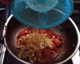A picture of step 2 of Khatay Aloo With pasta 😉.