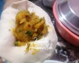 A picture of step 4 of Potato and Spring Onion Samosas.