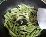 Foto langkah ke 2 dari resep Tumis sosis buncis super ala kadarnya.
