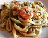 Foto del passaggio 3 della ricetta Linguine con asparagi, ciliegino e gambero Rosso di Mazara!