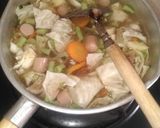Foto langkah ke 3 dari resep Sayur sop soba (sosis bakso).